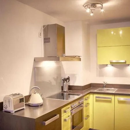 House On The Comfortable *